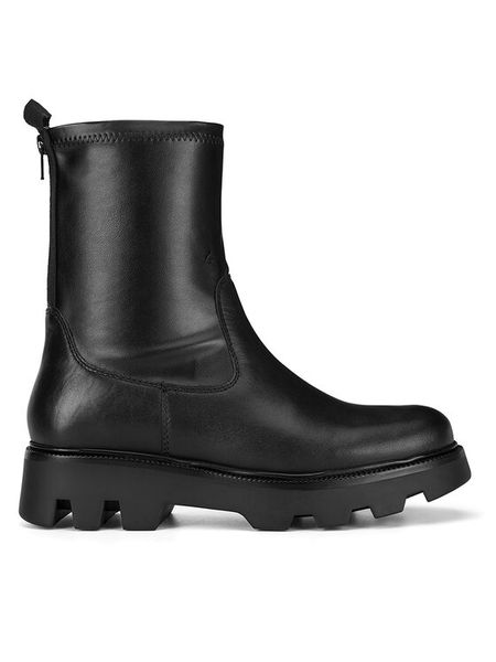 Lasocki Botki WI16-RUNN-02 Czarny. Czarne botki damskie Lasocki, ze skóry, bez obcasa, na płaskiej podeszwie, bez zapięcia. Za 169.99 zł.