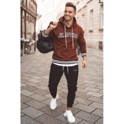 Męska bluza RYDER. Czerwone bluzy bez kaptura męskie Męska bluza RYDER, l. W wyprzedaży za 99.00 zł.