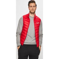 EA7 Emporio Armani - Bezrękawnik. Czerwone kamizelki męskie EA7 Emporio Armani, l, z materiału. Za 629.90 zł.