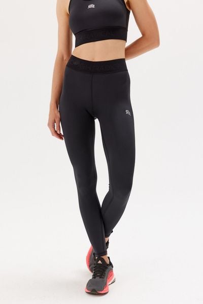Damskie getry legginsy do biegania Rough Radical Icon Run Long. Czarne legginsy damskie ROUGH RADICAL, xs, bez wzorów, z dzianiny. Za 143.92 zł.