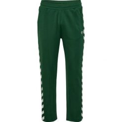 Spodnie do biegania Hummel Archive Regular Poly. Zielone szorty męskie HUMMEL, bez wzorów, z dresówki. Za 254.00 zł.