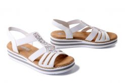 RIEKER V0240-80 white, sandały damskie. Białe sandały damskie Rieker, bez wzorów, bez obcasa, na koturnie. Za 223.93 zł.