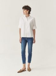 TATUUM Bluzka w kolorze białym rozmiar: 46. Białe bluzki damskie Tatuum, bez wzorów, z bawełny, bez kołnierzyka, bez ramiączek. Za 139.54 zł.