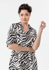 Sukienka z wzorem zebra G-LIVIUM. Sukienki damskie Volcano, do pracy, plus size, bez wzorów, z materiału, biznesowe, bez kołnierzyka, plus size, bez ramiączek, mini. Za 169.99 zł.