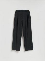 Spodnie w kant z wełną - ciemnoszary. Szare spodnie materiałowe damskie Reserved, bez wzorów, z tkaniny. Za 199.99 zł.