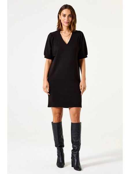 Garcia Sukienka w kolorze czarnym rozmiar: S. Czarne sukienki damskie Garcia, na co dzień, s, bez wzorów, bez kołnierzyka, bez ramiączek, midi, proste. Za 139.20 zł.