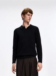 Strukturalny sweter polo - czarny. Czarne swetry męskie Reserved, l, bez wzorów, z dzianiny, bez kołnierzyka. Za 139.99 zł.