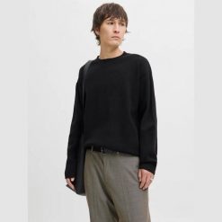 Sweter Jack & Jones Bradfort czarny. Czarne swetry męskie Jack&Jones, bez wzorów, bez kołnierzyka. Za 211.46 zł.