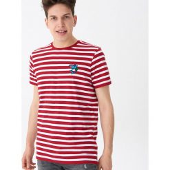 T-shirt z aplikacją - Czerwony. Czerwone t-shirty damskie House, l, z aplikacjami, bez kołnierzyka. Za 39.99 zł.