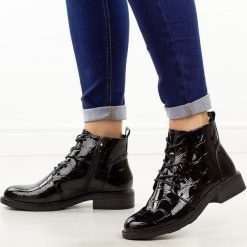 Czarne lakierowane botki damskie Potocki 12666 bkp. Czarne botki damskie POTOCKI, na jesień, z dzianiny, casualowe, z okrągłym noskiem, bez obcasa, na płaskiej podeszwie, bez zapięcia. Za 219.00 zł.