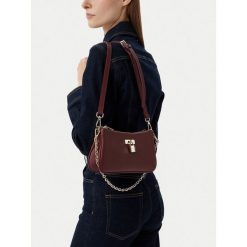 Torebka Nine West. Czerwone torebki klasyczne damskie Nine West, bez wzorów, bez dodatków. Za 229.99 zł.