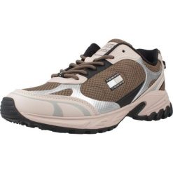 Buty TOMMY JEANS TJW OUTDOOR RUNNER Zielony. Zielone obuwie trekkingowe damskie Tommy Hilfiger. Za 574.32 zł.