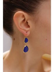 L'Atelier de Gaia Pozłacane kolczyki z elementami ozdobnymi rozmiar: onesize. Niebieskie kolczyki damskie L'Atelier de Gaia, pozłacane, z zapięciem typu bigiel. Za 60.99 zł.