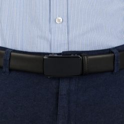 Pasek męski skórzany 3,5 cm klamra automatyczna Beltimore czarny 02-584 : Kolory - czarny, Rozmiar pasków - r.110-125 cm. Czarne paski męskie bez wzorów, ze skóry, wizytowe. Za 64.99 zł.