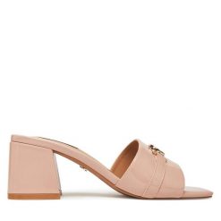 Klapki Nine West. Czerwone klapki damskie Nine West, bez wzorów, bez obcasa. Za 249.99 zł.