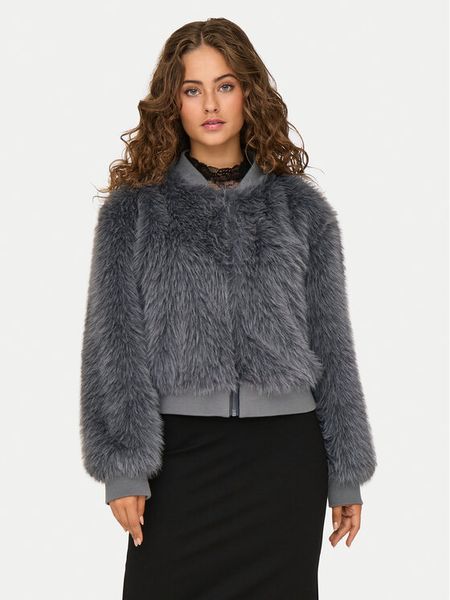 ONLY Futro Manny 15322405 Szary Regular Fit. Szare futra damskie Only, l. Za 179.99 zł.