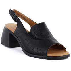 Skórzane sandały damskie na obcasie czarne Vinceza 26-66920. Czarne sandały damskie VINCEZA, bez wzorów, z materiału, bez obcasa, na obcasie. Za 179.99 zł.