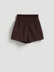 Muślinowe szorty - ciemnobrązowy. Brązowe szorty damskie Reserved, bez wzorów, z bawełny. Za 79.99 zł.