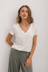 T-SHIRT KLARA MODAL ECRU XS - Flawless. T-shirty damskie Flawless, uniwersalny, bez wzorów, z elastanu, bez kołnierzyka. Za 190.00 zł.
