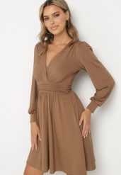 Brązowa Rozkloszowana Sukienka z Wiskozą Selithiel. Brązowe sukienki damskie Born2be, na co dzień, l, bez wzorów, z wiskozy, eleganckie, bez kołnierzyka, bez ramiączek, mini, kopertowe. W wyprzedaży za 127.99 zł.