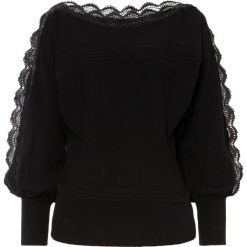 Sweter z dzianiny o gładkim splocie drobnych oczek. Czarne swetry klasyczne damskie bonprix, z dzianiny, bez kołnierzyka. Za 119.99 zł.