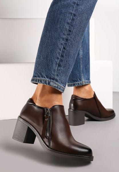 Ciemnobrązowe Półbuty na Obcasie z Krótkim Suwakiem Proctana. Brązowe półbuty damskie Renee, bez wzorów, eleganckie, bez obcasa, na obcasie. Za 139.99 zł.