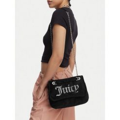 Torebka Juicy Couture. Czarne torebki klasyczne damskie Juicy Couture, bez wzorów, bez dodatków. Za 279.99 zł.