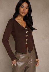 Brązowy Sweter z Wiskozą i Ozdobnymi Guzikami Zetisse. Brązowe swetry klasyczne damskie Renee, m, z jeansu, bez kołnierzyka. Za 89.99 zł.