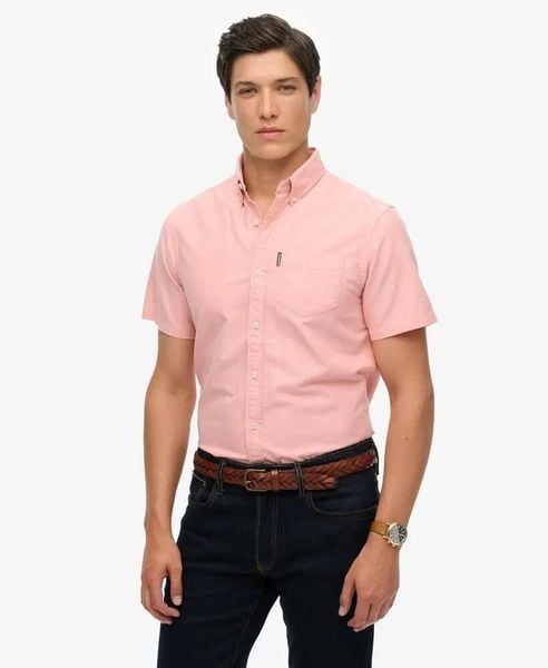 Superdry Koszula Oxford krótki rękaw Rose Pink Chambray z bawełny organicznej. Czerwone koszule damskie Superdry., l, bez wzorów, z bawełny, bez kołnierzyka, bez ramiączek. Za 336.50 zł.
