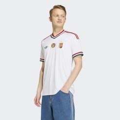 Koszulka wyjazdowa Węgry 26. Białe t-shirty sportowe męskie Adidas, bez ramiączek, do piłki nożnej, climacool (adidas). Za 439.00 zł.