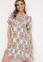 Różowa Sukienka Boho z Wiskozy o Rozkloszowanym Fasonie Wiadena. Czerwone sukienki damskie Born2be, na co dzień, na lato, l, z aplikacjami, z wiskozy, boho, bez kołnierzyka, bez ramiączek, mini, rozkloszowane. W wyprzedaży za 79.99 zł.