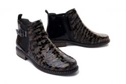 RIEKER Z4965-90 black combination, botki damskie. Czarne botki damskie Rieker, na zimę, bez obcasa, na obcasie, bez zapięcia. Za 379.90 zł.