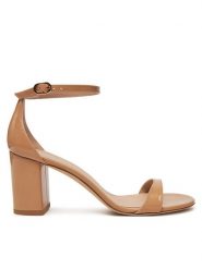 Stuart Weitzman Sandały Nudist Block 75 SJ983 Beżowy. Brązowe sandały damskie Stuart Weitzman, bez wzorów, z lakierowanej skóry, bez obcasa, na słupku. Za 1,229.00 zł.