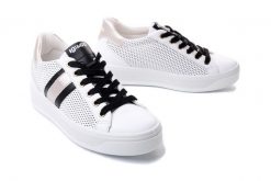 IGI&CO 16592 22 bianco/oro, półbuty sportowe damskie. Białe półbuty damskie IGI&CO, bez wzorów, ze skóry, sportowe, bez obcasa. Za 194.95 zł.
