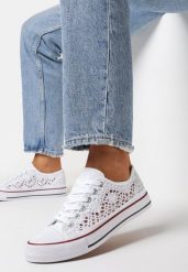 Białe Ażurowe Trampki z Cholewką Przed Kostkę Iilira. Białe trampki i tenisówki damskie Born2be, z aplikacjami, przed kostkę. Za 59.99 zł.
