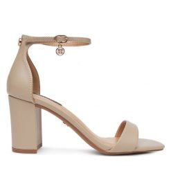 Sandały Nine West. Brązowe sandały damskie Nine West, bez wzorów, bez obcasa, na słupku. Za 229.99 zł.