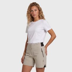 Spodenki trekkingowe damskie Bemba szorty turystyczne. Brązowe szorty damskie Aulp, bez wzorów, z materiału. Za 329.99 zł.