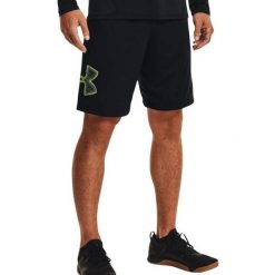 Męskie Spodenki Z Grafiką Techniczną. Czarne szorty męskie Under Armour, bez kołnierzyka. Za 207.99 zł.