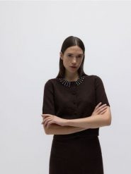 Sweter z domieszką wełny - ciemnobrązowy. Brązowe swetry klasyczne damskie Reserved, l, z dzianiny, bez kołnierzyka. W wyprzedaży za 79.99 zł.