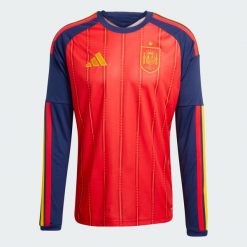 Koszulka domowa z długim rękawem Hiszpania 26. Czerwone t-shirty sportowe męskie Adidas, l, z materiału, bez ramiączek, do piłki nożnej, climacool (adidas). Za 479.00 zł.