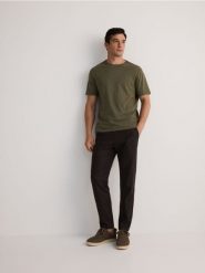 T-shirt regular z lnem - jasny zielony. Zielone t-shirty męskie Reserved, l, bez wzorów, z dzianiny, bez kołnierzyka. W wyprzedaży za 89.99 zł.