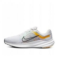 Buty do biegania damskie Nike Quest 5 Premium. Białe obuwie do biegania damskie Nike, do biegania. Za 437.00 zł.