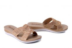 INBLU BV-47 026 piaskowy, klapki damskie. Brązowe klapki damskie Inblu, bez wzorów, bez obcasa, na koturnie. Za 77.99 zł.