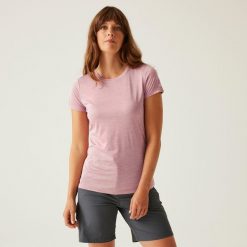 Damska koszulka turystyczna z krótkim rękawem Fingal Edition. Fioletowe bluzki damskie Regatta, bez wzorów, sportowe, bez kołnierzyka, bez ramiączek. Za 140.00 zł.