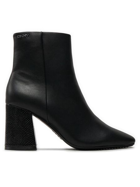 DKNY Botki Cavale II K3486930 Czarny. Czarne botki damskie DKNY, ze skóry, bez obcasa, na słupku, bez zapięcia. Za 629.99 zł.