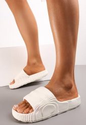 Białe Piankowe Klapki z Ozdobnym Tłoczeniem Eupnia. Białe klapki damskie Renee, bez wzorów, bez obcasa. Za 29.99 zł.