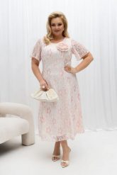Elegancka sukienka Dorisse w kolorze ecru z akcentem pudrowego różu Koronka MIDI rozkloszowana koronkowa na podszewce PLUS SIZE XXL OVERSIZE WIOSNA. Czerwone sukienki damskie Moda Size Plus Iwanek, na imprezę, na wiosnę, l, bez wzorów, z elastanu, eleganckie, bez kołnierzyka, plus size, bez ramiączek, midi, oversize. Za 359.90 zł.