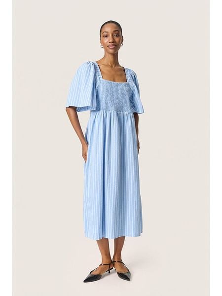 Soaked in Luxury Sukienka "Anvitte" w kolorze błękitnym rozmiar: L. Niebieskie sukienki damskie Soaked in Luxury, l, bez wzorów, z bawełny, bez kołnierzyka, bez ramiączek, maxi, rozkloszowane. Za 174.84 zł.