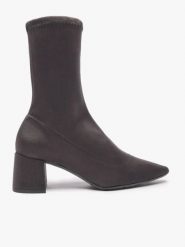 Szare elastyczne botki nad kostkę. Szare botki damskie Ryłko, z tkaniny, eleganckie, bez obcasa, na obcasie, bez zapięcia. Za 429.99 zł.