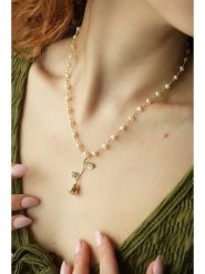 Pierres delicates Naszyjnik w kolorze białym z perłami i zawieszką - dł. 50 cm rozmiar: onesize. Białe naszyjniki damskie Pierres delicates, z mosiądzu. Za 147.91 zł.